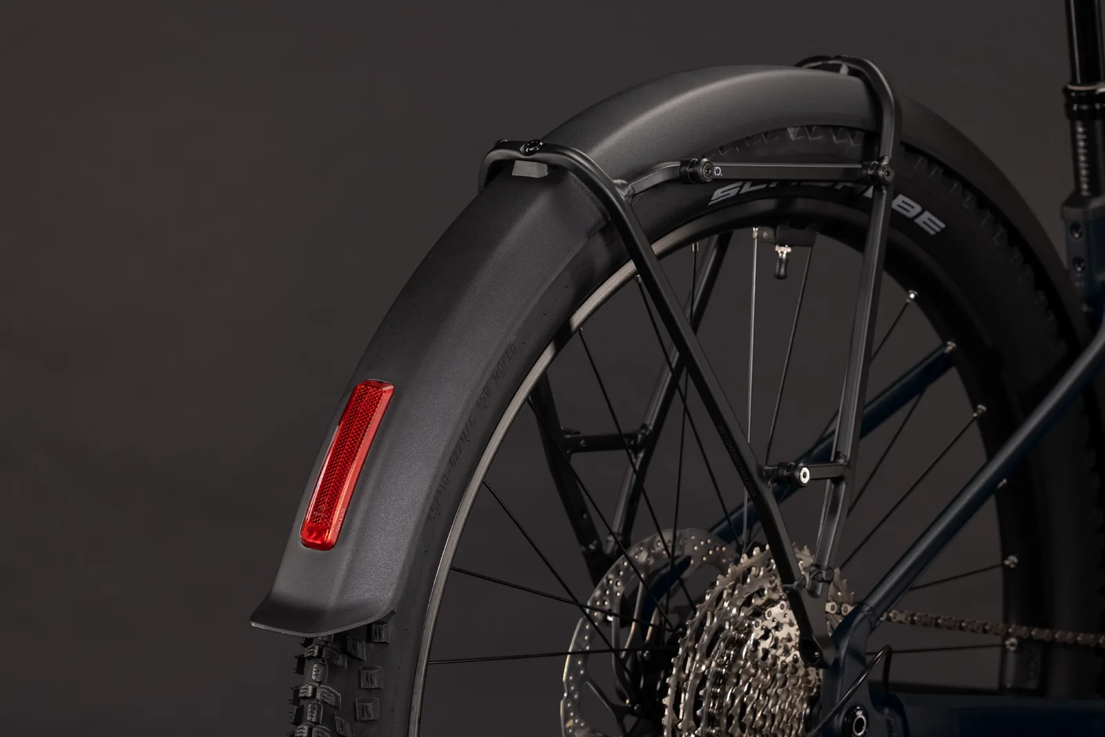 Cube Reaction Hybrid Pro 800 FE silverdust´n´prism – Bicicleta Eléctrica de Montaña 2027 Barra alta ebike.es Gran tienda de bicicletas eléctricas en España 7 Bicicleta eléctrica Cube Reaction Hybrid Pro 800 FE silverdust´n´prism Barra alta – detalle 5 | Ebike.es