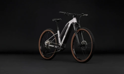 Bicicleta eléctrica Cube Reaction Hybrid Pro 800 lilacbreeze´n´prizm Cuadro semiabierto – vista frontal | Ebike.es