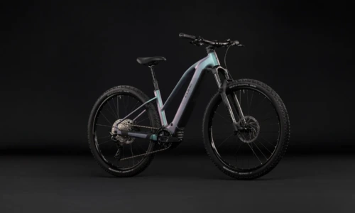 Bicicleta eléctrica Cube Reaction Hybrid Pro 800 polarlight´n´black Cuadro semiabierto – vista frontal | Ebike.es