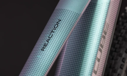 Bicicleta eléctrica Cube Reaction Hybrid Pro 800 polarlight´n´black Barra alta – detalle 2 | Ebike.es