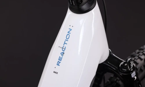 Bicicleta eléctrica Cube Reaction Hybrid Race 800 snow´n´black Cuadro abierto – detalle 2 | Ebike.es