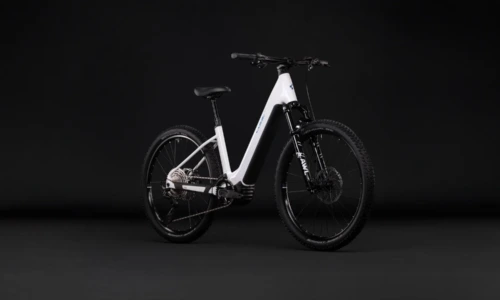 Bicicleta eléctrica Cube Reaction Hybrid Race 800 snow´n´black Cuadro abierto – vista frontal | Ebike.es