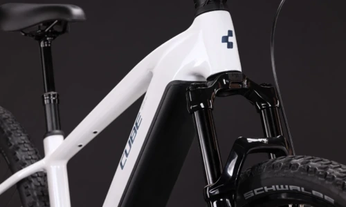 Bicicleta eléctrica Cube Reaction Hybrid Race 800 snow´n´black Barra alta – detalle 5 | Ebike.es