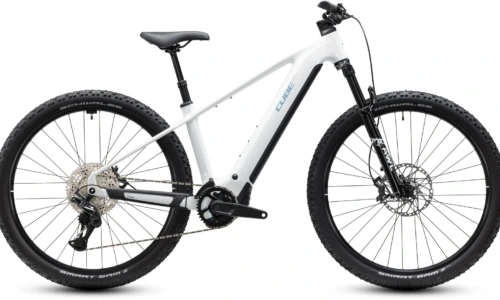 Bicicleta eléctrica Cube Reaction Hybrid Race 800 snow´n´black Barra alta – vista lateral | Ebike.es