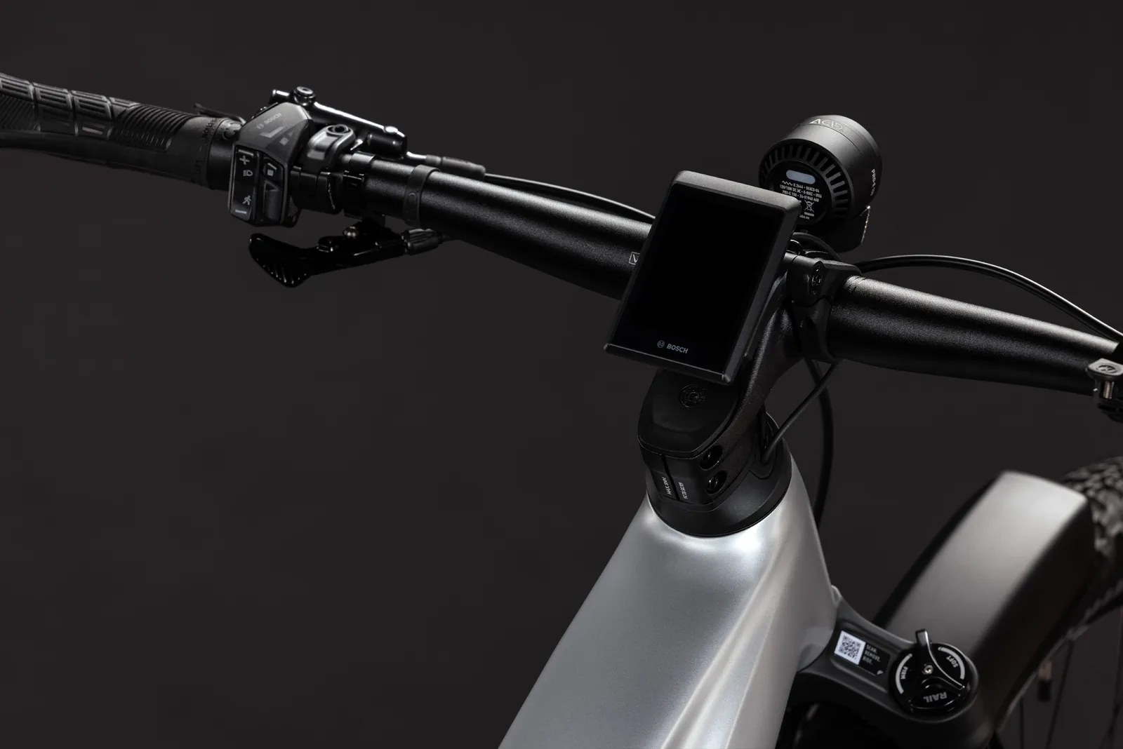 Cube Reaction Hybrid SLX 800 FE platinum´n´reflex – Bicicleta Eléctrica de Montaña 2027 Barra alta ebike.es Gran tienda de bicicletas eléctricas en España 3 Bicicleta eléctrica Cube Reaction Hybrid SLX 800 FE platinum´n´reflex Barra alta – detalle 1 | Ebike.es