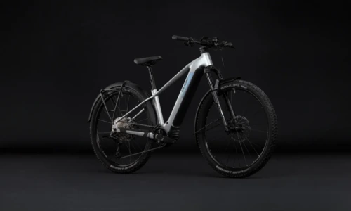 Cube Reaction Hybrid SLX 800 FE platinum´n´reflex – Bicicleta Eléctrica de Montaña 2027 Barra alta ebike.es Gran tienda de bicicletas eléctricas en España 8 Bicicleta eléctrica Cube Reaction Hybrid SLX 800 FE platinum´n´reflex Barra alta – vista frontal | Ebike.es