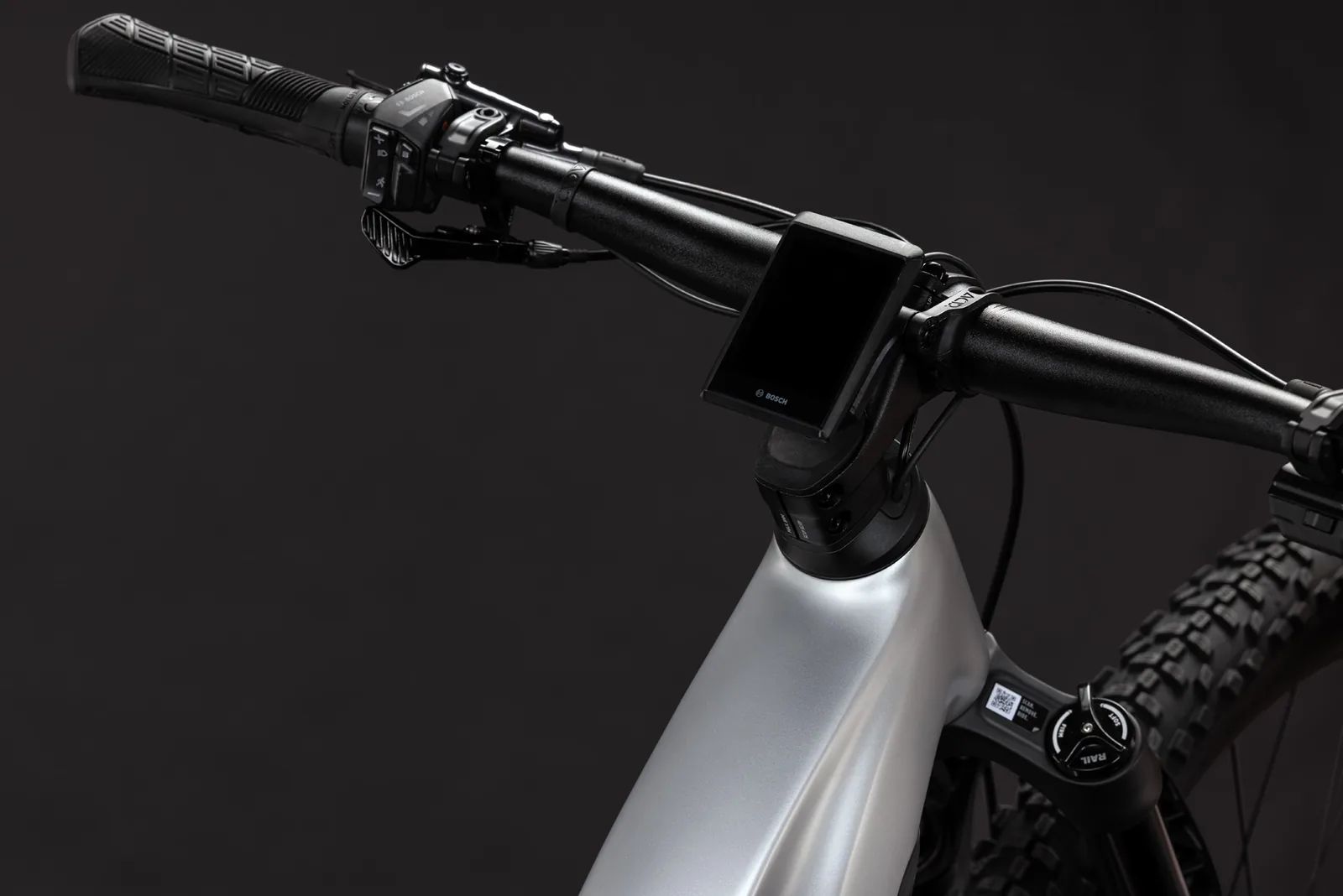 Cube Reaction Hybrid SLX 800 Wh platinum´n´reflex – Bicicleta Eléctrica de Montaña 2027 Barra alta ebike.es Gran tienda de bicicletas eléctricas en España 3 Bicicleta eléctrica Cube Reaction Hybrid SLX 800 platinum´n´reflex Barra alta – detalle 1 | Ebike.es