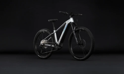 Cube Reaction Hybrid SLX 800 Wh platinum´n´reflex – Bicicleta Eléctrica de Montaña 2027 Barra alta ebike.es Gran tienda de bicicletas eléctricas en España 9 Bicicleta eléctrica Cube Reaction Hybrid SLX 800 platinum´n´reflex Barra alta – vista frontal | Ebike.es
