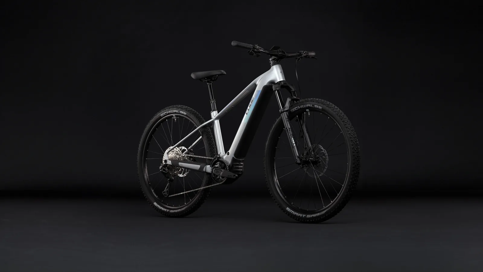 Cube Reaction Hybrid SLX 800 Wh platinum´n´reflex – Bicicleta Eléctrica de Montaña 2027 Barra alta ebike.es Gran tienda de bicicletas eléctricas en España 2 Bicicleta eléctrica Cube Reaction Hybrid SLX 800 platinum´n´reflex Barra alta – vista frontal | Ebike.es