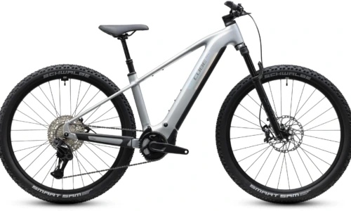 Bicicleta eléctrica Cube Reaction Hybrid SLX 800 platinum´n´reflex Barra alta – vista lateral | Ebike.es