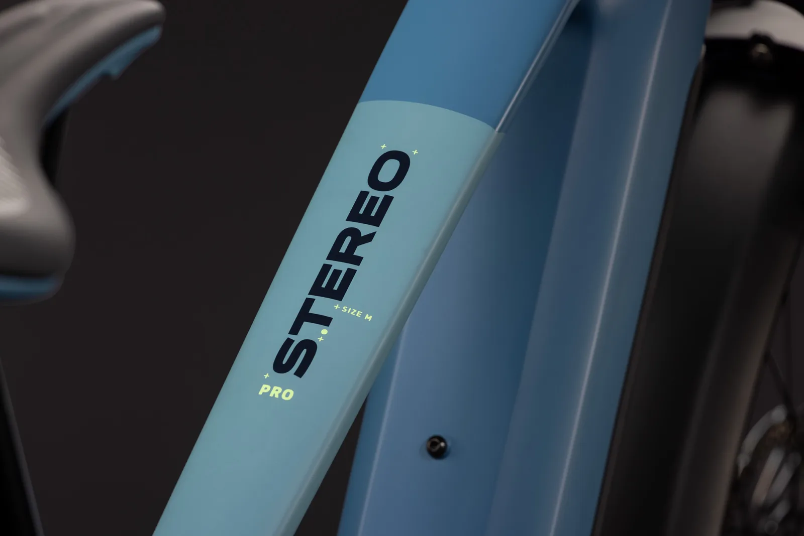 Cube Stereo Hybrid ONE22 Pro 800 FE bluesapphire´n´blue – Bicicleta Eléctrica de Montaña Doble Suspensión 2027 ebike.es Gran tienda de bicicletas eléctricas en España 4 Bicicleta eléctrica Cube Stereo Hybrid ONE22 Pro 800 FE bluesapphire´n´blue – detalle 2 | Ebike.es
