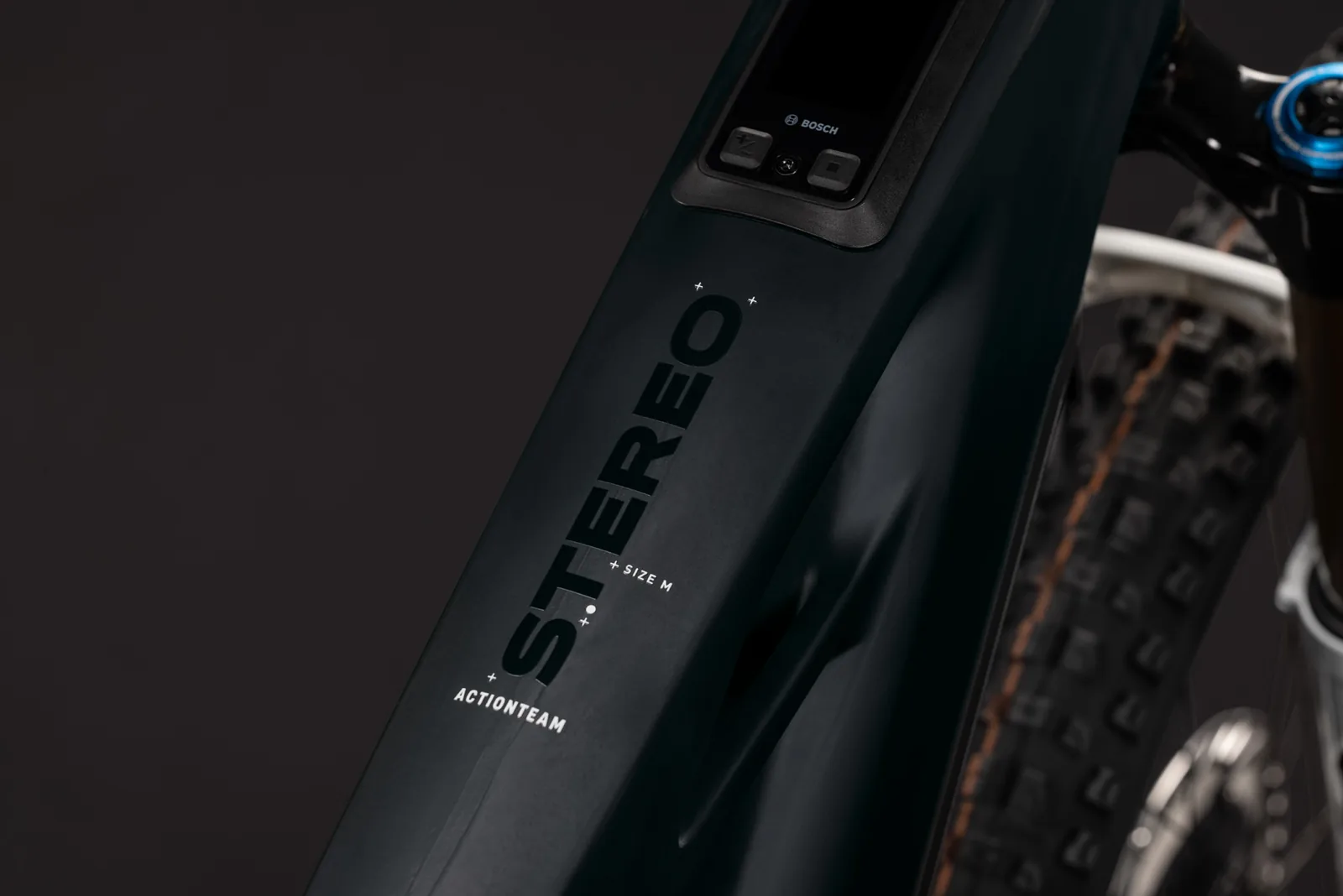 Cube Stereo Hybrid ONE44 HPC AT 800 Wh carbon´n´white – Bicicleta Eléctrica de Montaña Doble Suspensión 2027 ebike.es Gran tienda de bicicletas eléctricas en España 4 Bicicleta eléctrica Cube Stereo Hybrid ONE44 HPC AT 800 carbon´n´white – detalle 2 | Ebike.es