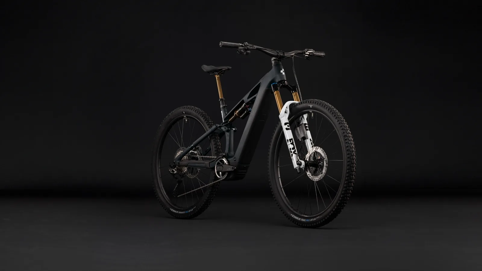 Cube Stereo Hybrid ONE44 HPC AT 800 Wh carbon´n´white – Bicicleta Eléctrica de Montaña Doble Suspensión 2027 ebike.es Gran tienda de bicicletas eléctricas en España 2 Bicicleta eléctrica Cube Stereo Hybrid ONE44 HPC AT 800 carbon´n´white – vista frontal | Ebike.es
