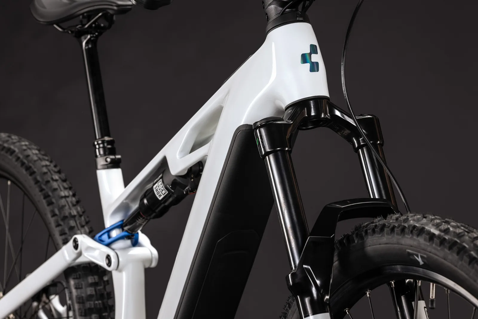 Cube Stereo Hybrid ONE44 HPC Pro 800 Wh metallicwhite´n´blue – Bicicleta Eléctrica de Montaña Doble Suspensión 2027 ebike.es Gran tienda de bicicletas eléctricas en España 7 Bicicleta eléctrica Cube Stereo Hybrid ONE44 HPC Pro 800 metallicwhite´n´blue – detalle 5 | Ebike.es