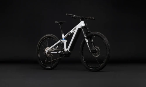 Cube Stereo Hybrid ONE44 HPC Pro 800 Wh metallicwhite´n´blue – Bicicleta Eléctrica de Montaña Doble Suspensión 2027 ebike.es Gran tienda de bicicletas eléctricas en España 9 Bicicleta eléctrica Cube Stereo Hybrid ONE44 HPC Pro 800 metallicwhite´n´blue – vista frontal | Ebike.es