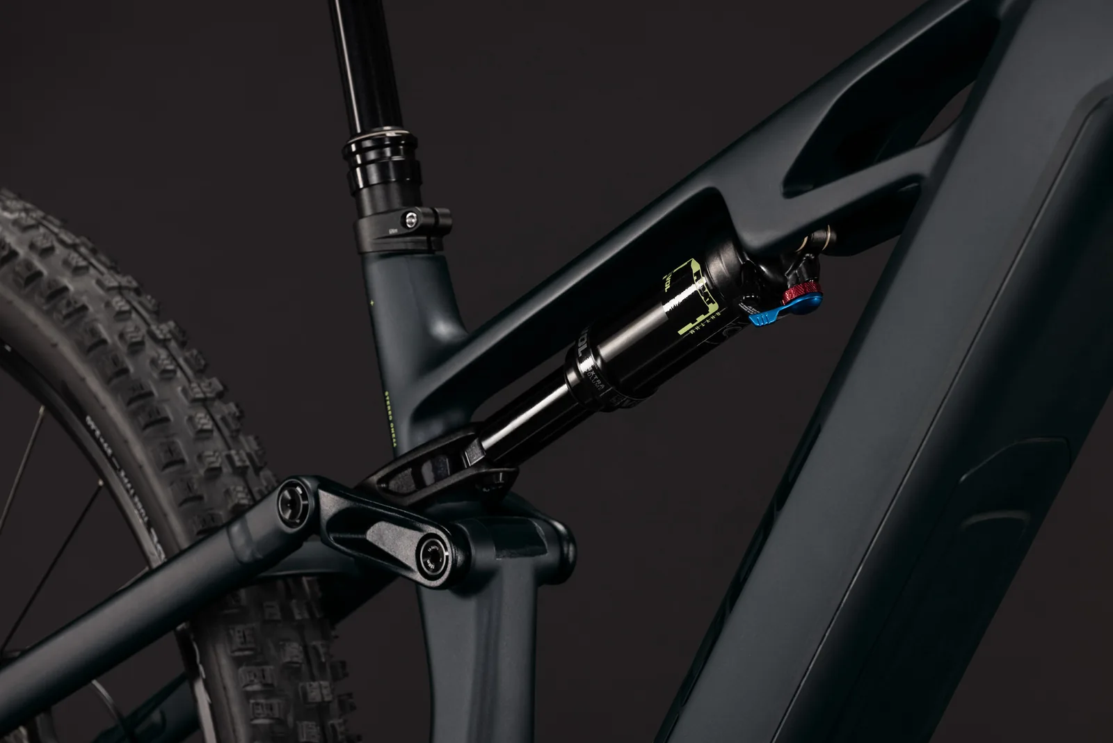 Cube Stereo Hybrid ONE44 HPC Race 800 Wh coal´n´green – Bicicleta Eléctrica de Montaña Doble Suspensión 2027 ebike.es Gran tienda de bicicletas eléctricas en España 6 Bicicleta eléctrica Cube Stereo Hybrid ONE44 HPC Race 800 coal´n´green – detalle 4 | Ebike.es