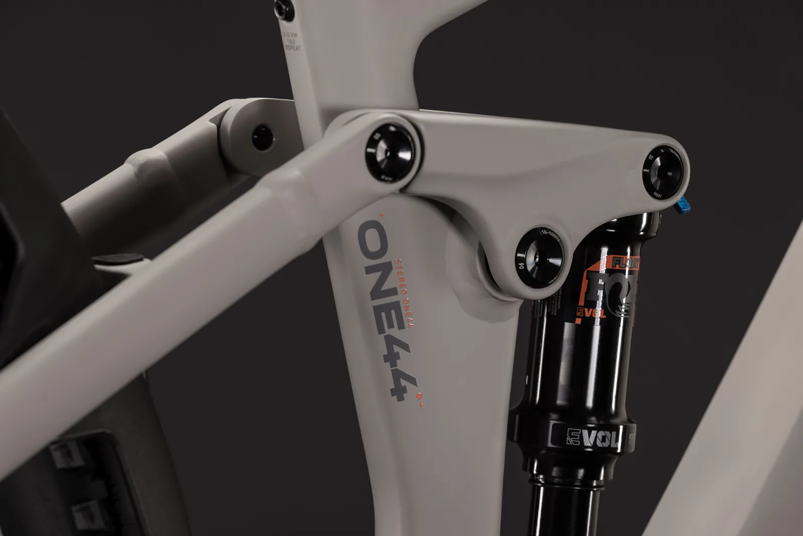 Cube Stereo Hybrid ONE44 SLX 800 Wh oatgrey´n´grey – Bicicleta Eléctrica de Montaña Doble Suspensión 2027 ebike.es Gran tienda de bicicletas eléctricas en España 8 Bicicleta eléctrica Cube Stereo Hybrid ONE44 SLX 800 oatgrey´n´grey – detalle 6 | Ebike.es