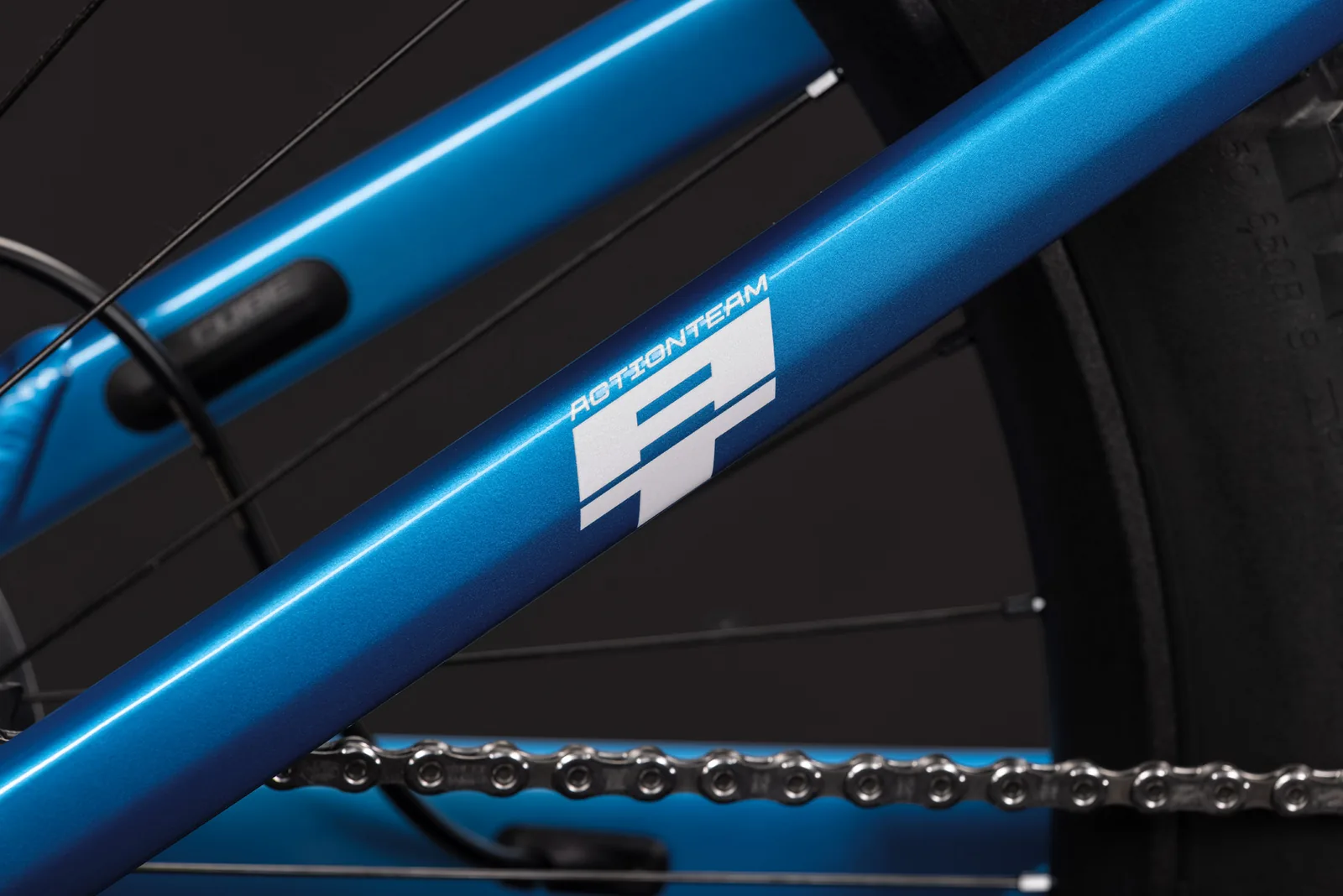Cube Stereo Hybrid ONE77 HPC AT 800 Wh actionteam – Bicicleta Eléctrica de Montaña Doble Suspensión 2027 ebike.es Gran tienda de bicicletas eléctricas en España 5 Bicicleta eléctrica Cube Stereo Hybrid ONE77 HPC AT 800 actionteam – detalle 3 | Ebike.es