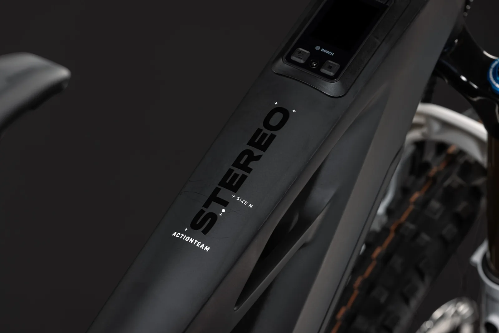 Cube Stereo Hybrid ONE77 HPC AT 800 Wh carbon´n´white – Bicicleta Eléctrica de Montaña Doble Suspensión 2027 ebike.es Gran tienda de bicicletas eléctricas en España 4 Bicicleta eléctrica Cube Stereo Hybrid ONE77 HPC AT 800 carbon´n´white – detalle 2 | Ebike.es