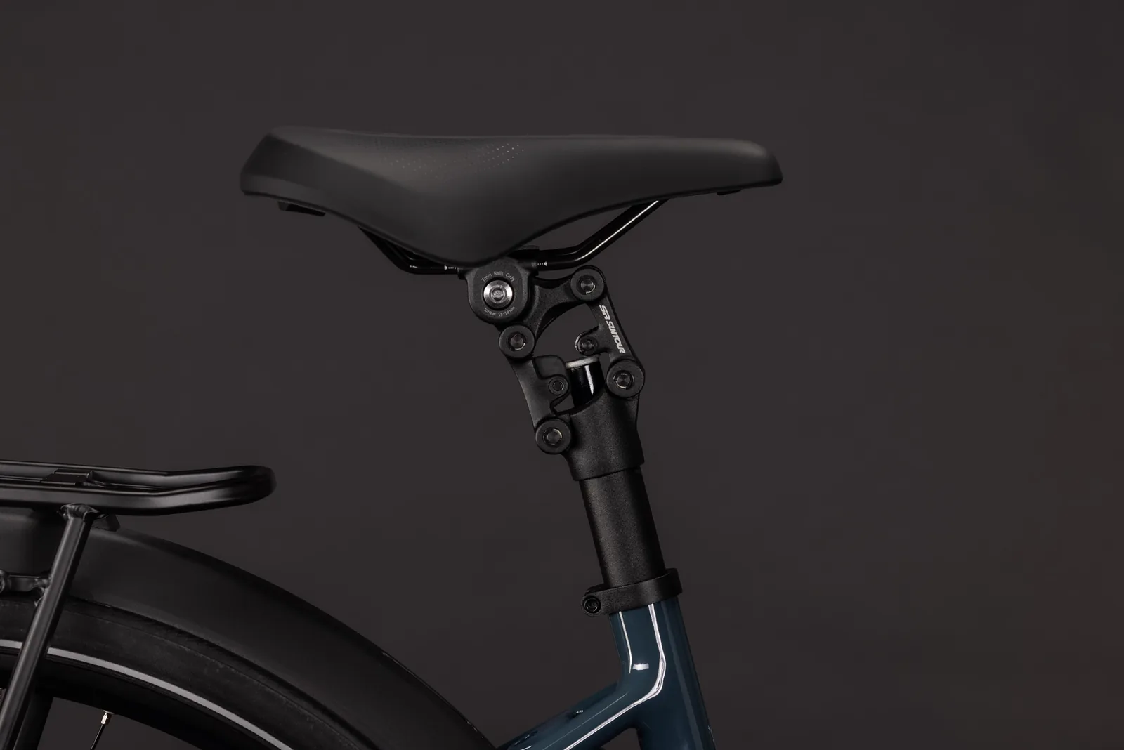 Cube Supreme Hybrid Comfort ONE 600 Wh storm´n´reflex – Bicicleta Eléctrica Urbana 2027 Cuadro abierto ebike.es Gran tienda de bicicletas eléctricas en España 5 Bicicleta eléctrica Cube Supreme Hybrid Comfort ONE 600 storm´n´reflex Cuadro abierto – detalle 3 | Ebike.es