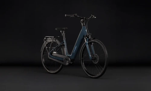 Cube Supreme Hybrid Comfort ONE 600 Wh storm´n´reflex – Bicicleta Eléctrica Urbana 2027 Cuadro abierto ebike.es Gran tienda de bicicletas eléctricas en España 10 Bicicleta eléctrica Cube Supreme Hybrid Comfort ONE 600 storm´n´reflex Cuadro abierto – vista frontal | Ebike.es