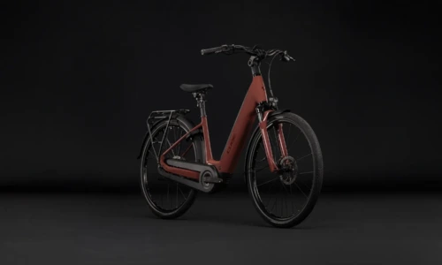 Bicicleta eléctrica Cube Supreme Hybrid Comfort Pro 600 burgundy´n´claret Cuadro abierto – vista frontal | Ebike.es