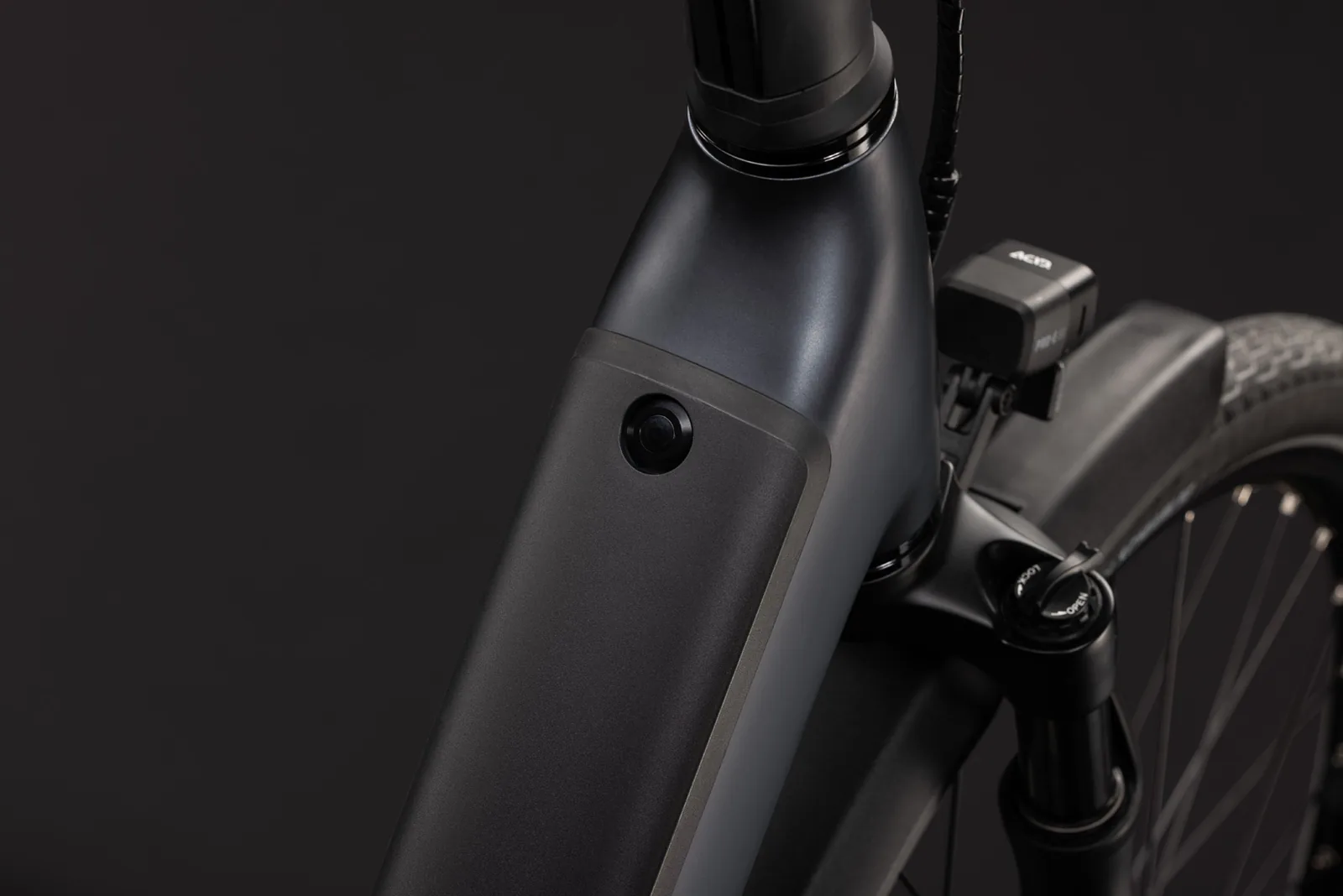 Cube Supreme Hybrid Comfort Pro 600 Wh grey´n´chrome – Bicicleta Eléctrica Urbana 2027 Cuadro abierto ebike.es Gran tienda de bicicletas eléctricas en España 3 Bicicleta eléctrica Cube Supreme Hybrid Comfort Pro 600 grey´n´chrome Cuadro abierto – detalle 1 | Ebike.es