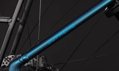 Bicicleta eléctrica Cube Supreme Hybrid Deluxe Pro 600 nebula´n´blue Cuadro abierto – detalle 4 | Ebike.es