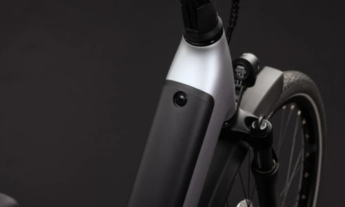 Cube Supreme Hybrid Deluxe Pro 600 Wh silverstar´n´reflex – Bicicleta Eléctrica Urbana 2027 Cuadro abierto ebike.es Gran tienda de bicicletas eléctricas en España 11 Bicicleta eléctrica Cube Supreme Hybrid Deluxe Pro 600 silverstar´n´reflex Cuadro abierto – detalle 1 | Ebike.es