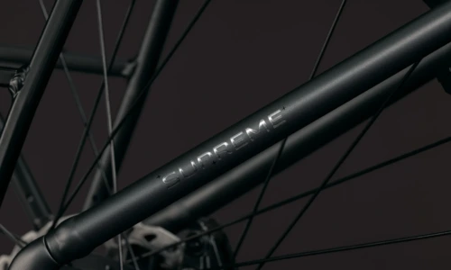 Bicicleta eléctrica Cube Supreme Hybrid Deluxe SLT 600 slabgrey´n´chrome Cuadro abierto – detalle 2 | Ebike.es