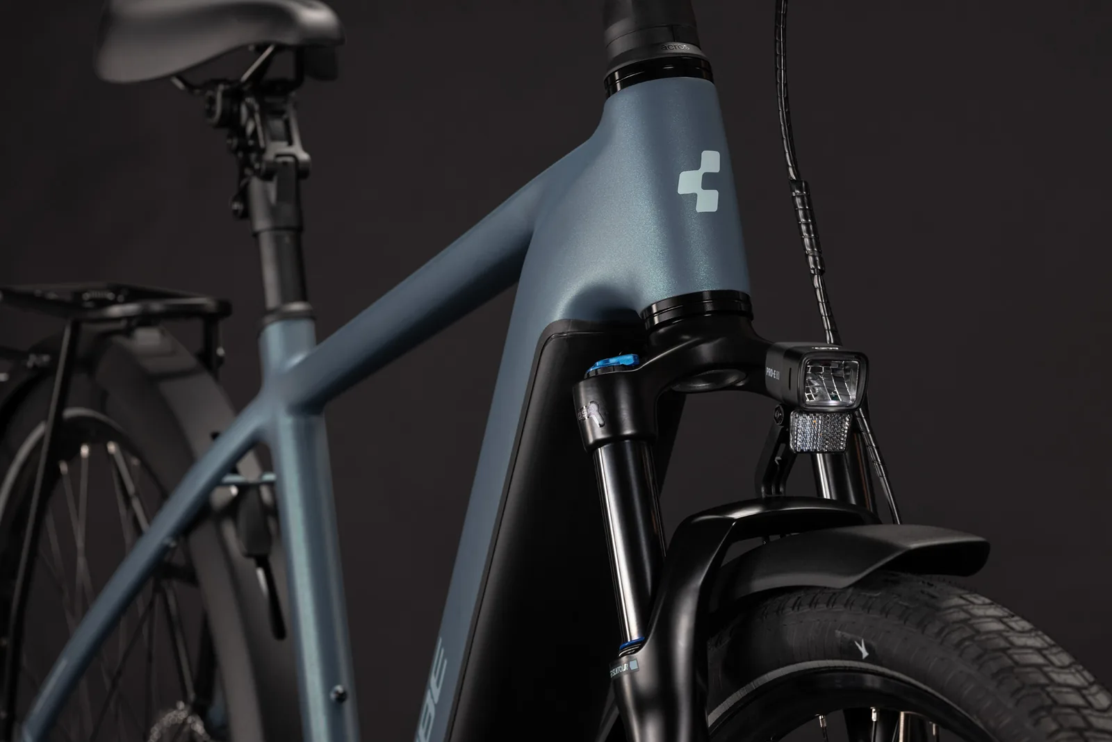 Cube Touring Hybrid Deluxe SLX 800 Wh greengranit´n´green – Bicicleta Eléctrica Trekking 2027 Barra alta ebike.es Gran tienda de bicicletas eléctricas en España 7 Bicicleta eléctrica Cube Touring Hybrid Deluxe SLX 800 greengranit´n´green Barra alta – detalle 5 | Ebike.es