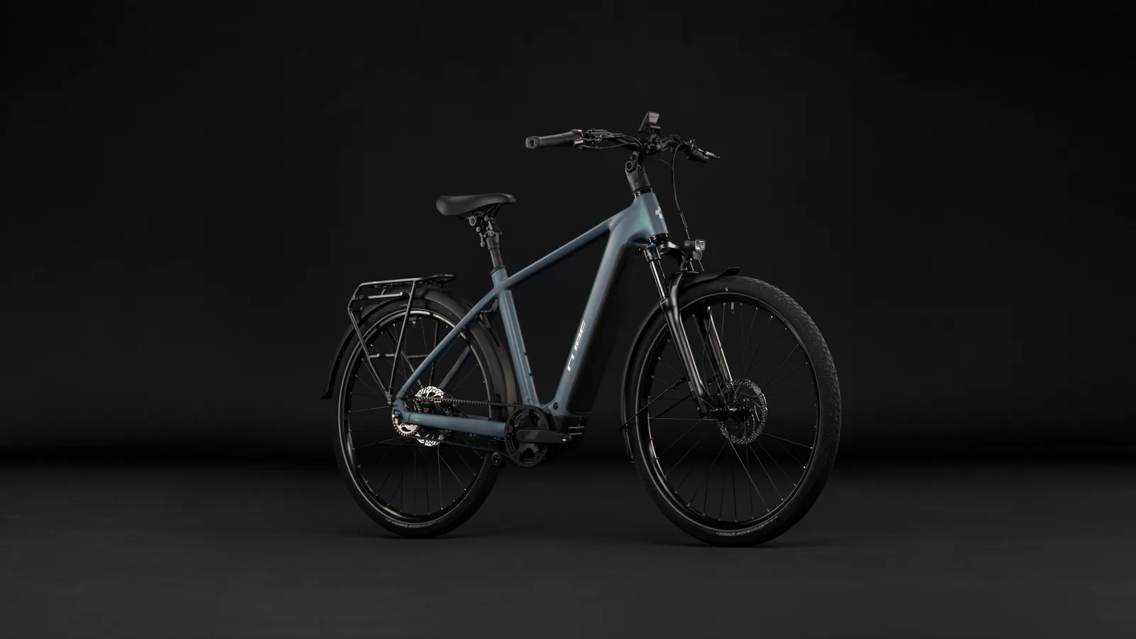 Cube Touring Hybrid Deluxe SLX 800 Wh greengranit´n´green – Bicicleta Eléctrica Trekking 2027 Barra alta ebike.es Gran tienda de bicicletas eléctricas en España 2 Bicicleta eléctrica Cube Touring Hybrid Deluxe SLX 800 greengranit´n´green Barra alta – vista frontal | Ebike.es
