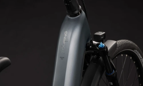 Bicicleta eléctrica Cube Touring Hybrid Deluxe SLX 800 slabgrey´n´chrome Cuadro abierto – detalle 1 | Ebike.es