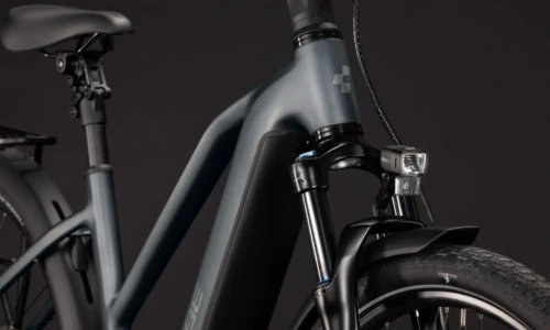 Bicicleta eléctrica Cube Touring Hybrid Deluxe SLX 800 slabgrey´n´chrome Cuadro semiabierto – detalle 5 | Ebike.es