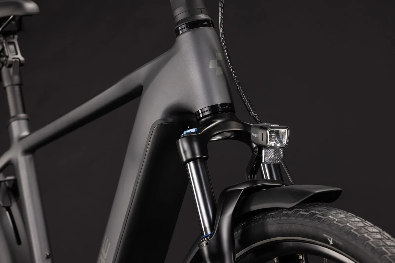 Cube Touring Hybrid Deluxe SLX 800 Wh slabgrey´n´chrome – Bicicleta Eléctrica Trekking 2027 Barra alta ebike.es Gran tienda de bicicletas eléctricas en España 7 Bicicleta eléctrica Cube Touring Hybrid Deluxe SLX 800 slabgrey´n´chrome Barra alta – detalle 5 | Ebike.es