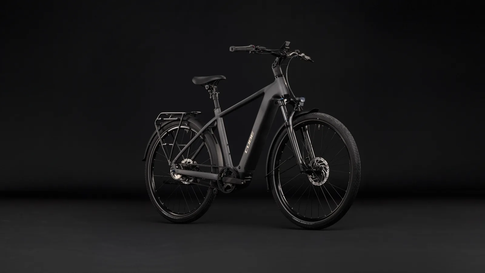Cube Touring Hybrid Deluxe SLX 800 Wh slabgrey´n´chrome – Bicicleta Eléctrica Trekking 2027 Barra alta ebike.es Gran tienda de bicicletas eléctricas en España 2 Bicicleta eléctrica Cube Touring Hybrid Deluxe SLX 800 slabgrey´n´chrome Barra alta – vista frontal | Ebike.es