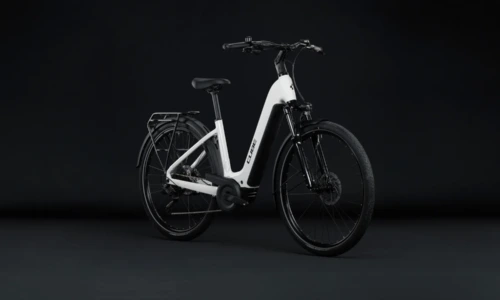 Cube Touring Hybrid ONE 600 Wh metallicwhite´n´chrome – Bicicleta Eléctrica Trekking 2027 Cuadro abierto ebike.es Gran tienda de bicicletas eléctricas en España 9 Bicicleta eléctrica Cube Touring Hybrid ONE 600 metallicwhite´n´chrome Cuadro abierto – vista frontal | Ebike.es