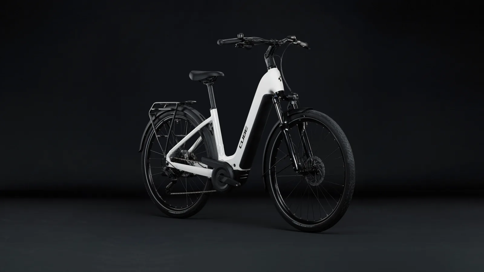 Cube Touring Hybrid ONE 600 Wh metallicwhite´n´chrome – Bicicleta Eléctrica Trekking 2027 Cuadro abierto ebike.es Gran tienda de bicicletas eléctricas en España 2 Bicicleta eléctrica Cube Touring Hybrid ONE 600 metallicwhite´n´chrome Cuadro abierto – vista frontal | Ebike.es