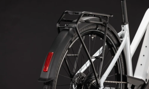 Cube Touring Hybrid ONE 600 Wh metallicwhite´n´chrome – Bicicleta Eléctrica Trekking 2027 Cuadro semiabierto ebike.es Gran tienda de bicicletas eléctricas en España 12 Bicicleta eléctrica Cube Touring Hybrid ONE 600 metallicwhite´n´chrome Cuadro semiabierto – detalle 3 | Ebike.es