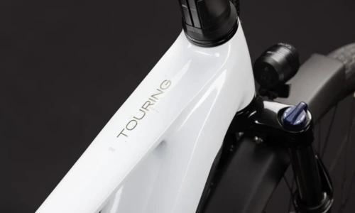 Cube Touring Hybrid ONE 600 Wh metallicwhite´n´chrome – Bicicleta Eléctrica Trekking 2027 Barra alta ebike.es Gran tienda de bicicletas eléctricas en España 11 Bicicleta eléctrica Cube Touring Hybrid ONE 600 metallicwhite´n´chrome Barra alta – detalle 1 | Ebike.es
