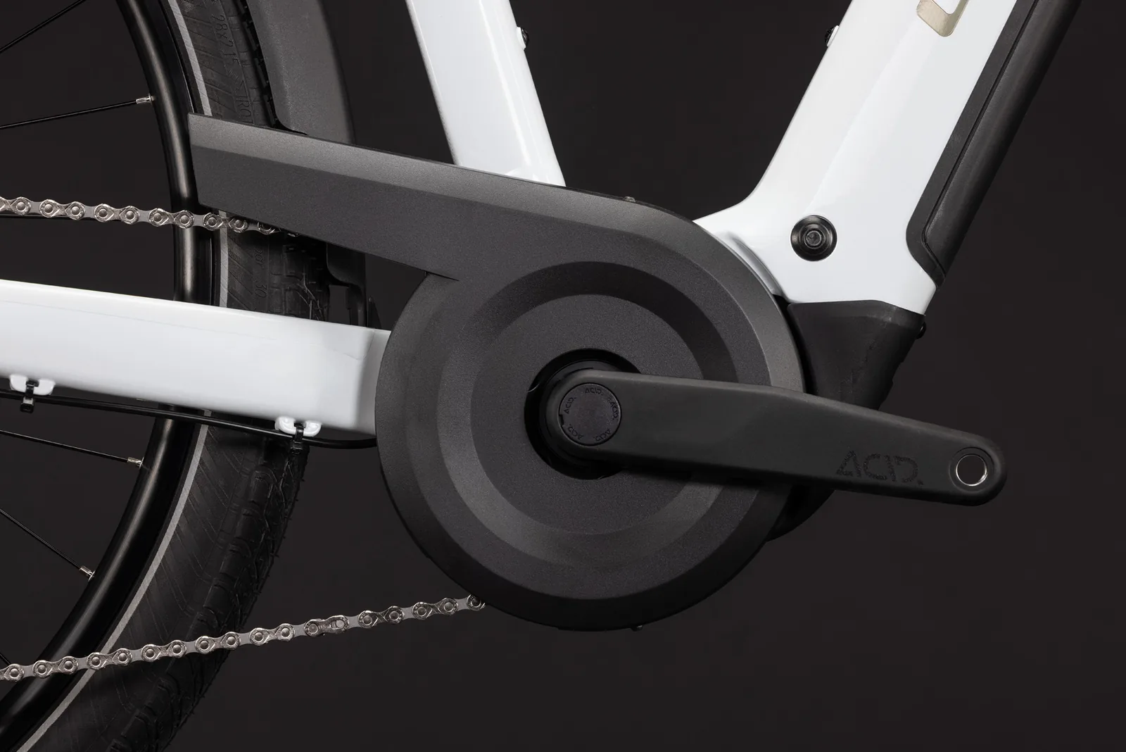Cube Touring Hybrid ONE 600 Wh metallicwhite´n´chrome – Bicicleta Eléctrica Trekking 2027 Barra alta ebike.es Gran tienda de bicicletas eléctricas en España 5 Bicicleta eléctrica Cube Touring Hybrid ONE 600 metallicwhite´n´chrome Barra alta – detalle 3 | Ebike.es
