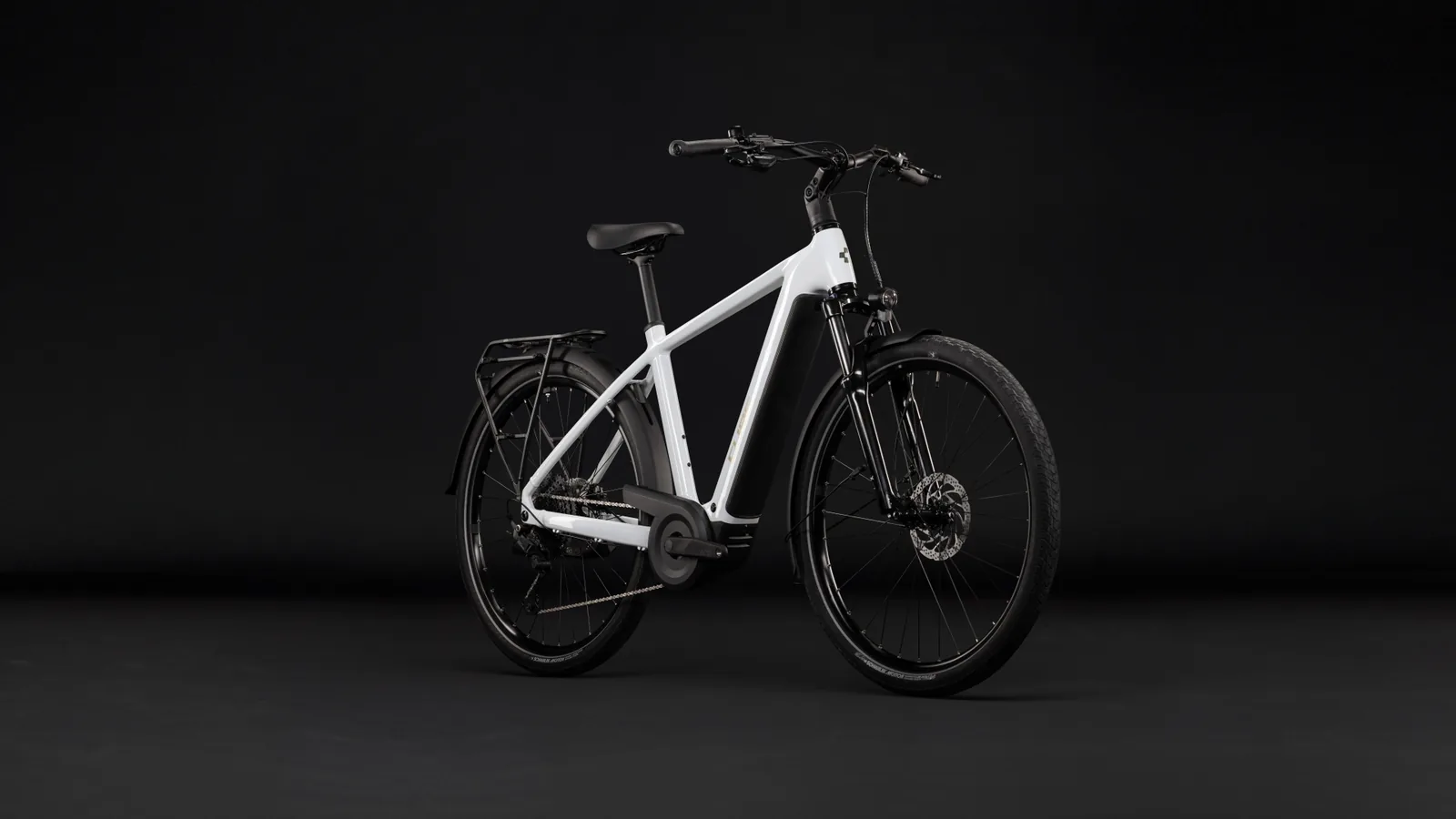 Cube Touring Hybrid ONE 600 Wh metallicwhite´n´chrome – Bicicleta Eléctrica Trekking 2027 Barra alta ebike.es Gran tienda de bicicletas eléctricas en España 2 Bicicleta eléctrica Cube Touring Hybrid ONE 600 metallicwhite´n´chrome Barra alta – vista frontal | Ebike.es