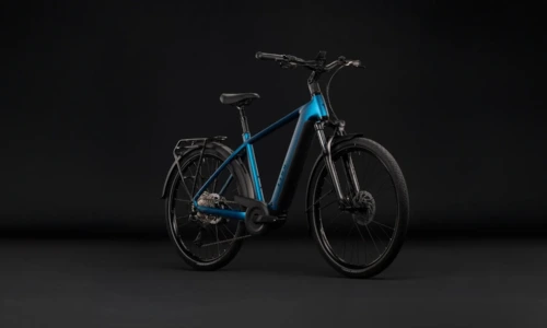 Bicicleta eléctrica Cube Touring Hybrid Pro 800 electricblue´n´prizm Barra alta – vista frontal | Ebike.es