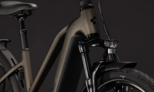 Bicicleta eléctrica Cube Touring Hybrid Pro 800 metallicumbra´n´black Cuadro semiabierto – detalle 5 | Ebike.es