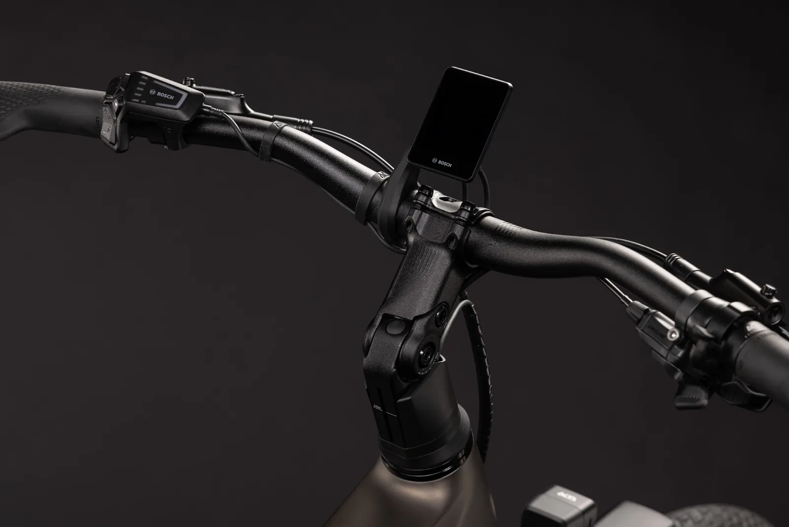 Cube Touring Hybrid Pro 800 Wh metallicumbra´n´black – Bicicleta Eléctrica Trekking 2027 Barra alta ebike.es Gran tienda de bicicletas eléctricas en España 4 Bicicleta eléctrica Cube Touring Hybrid Pro 800 metallicumbra´n´black Barra alta – detalle 2 | Ebike.es