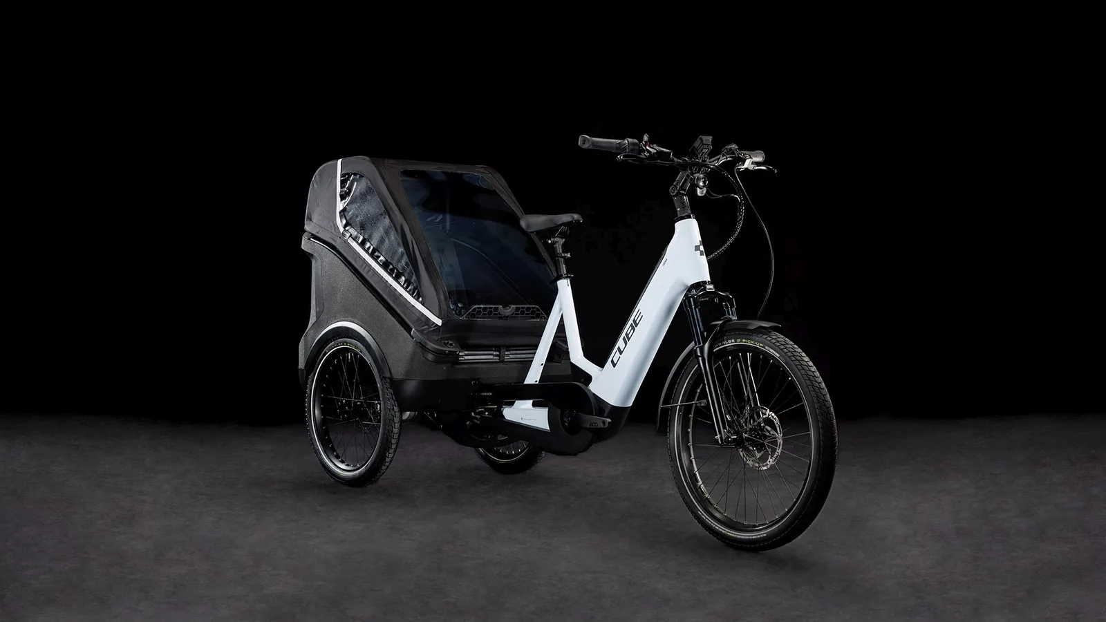 Cube Trike Family Hybrid 750 Wh flashwhite´n´reflex – Bicicleta Eléctrica de Carga 2027 ebike.es Gran tienda de bicicletas eléctricas en España 2 Bicicleta eléctrica Cube Trike Family Hybrid 750 flashwhite´n´reflex – vista frontal | Ebike.es