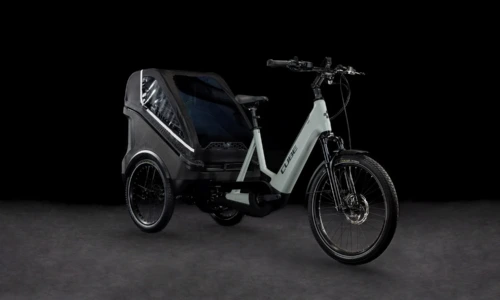 Cube Trike Family Hybrid 750 Wh swampgrey´n´reflex – Bicicleta Eléctrica de Carga 2027 ebike.es Gran tienda de bicicletas eléctricas en España 11 Bicicleta eléctrica Cube Trike Family Hybrid 750 swampgrey´n´reflex – vista frontal | Ebike.es
