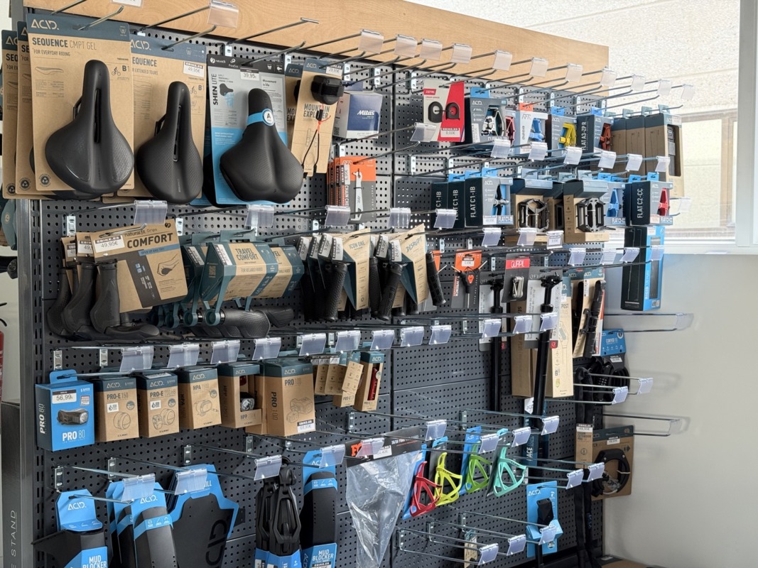 Pared de componentes y accesorios ACID para bicicleta eléctrica en la tienda Ebike.es